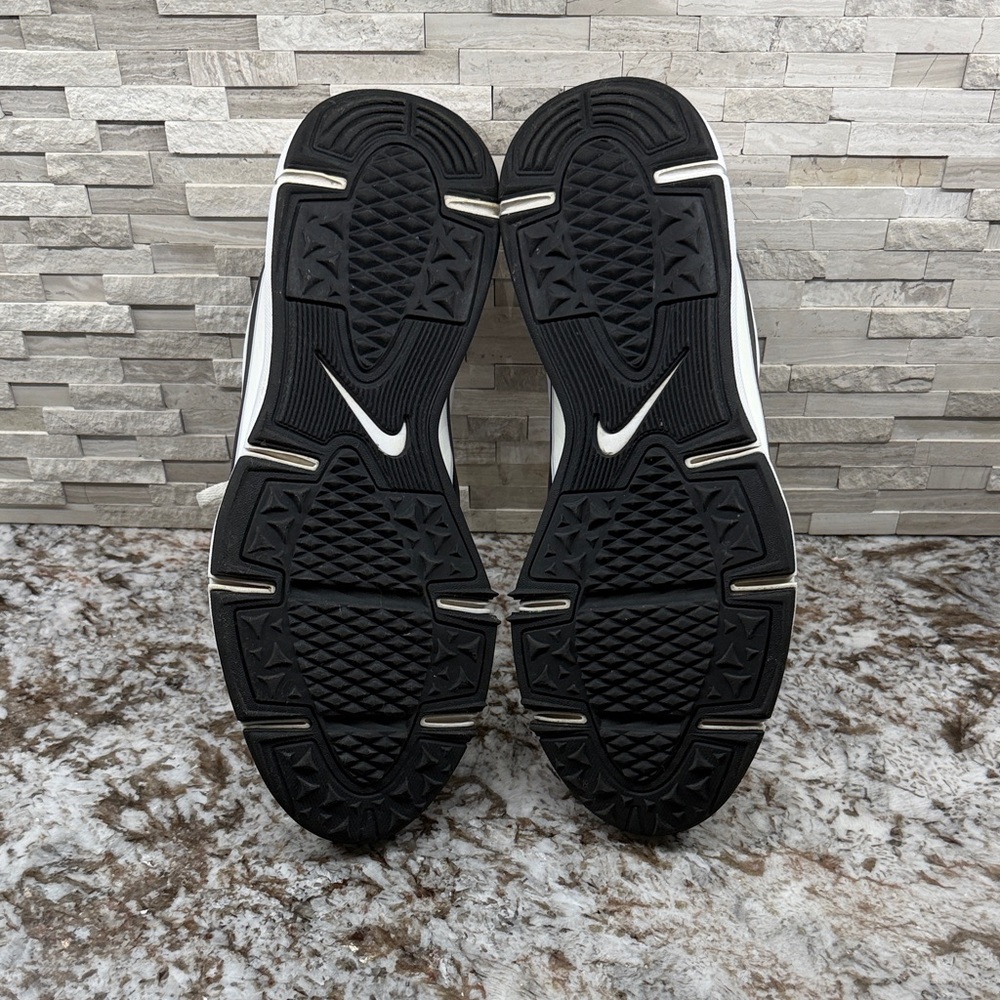 Nike Men's White and Black Golf Shoes - Picture 3 of 6